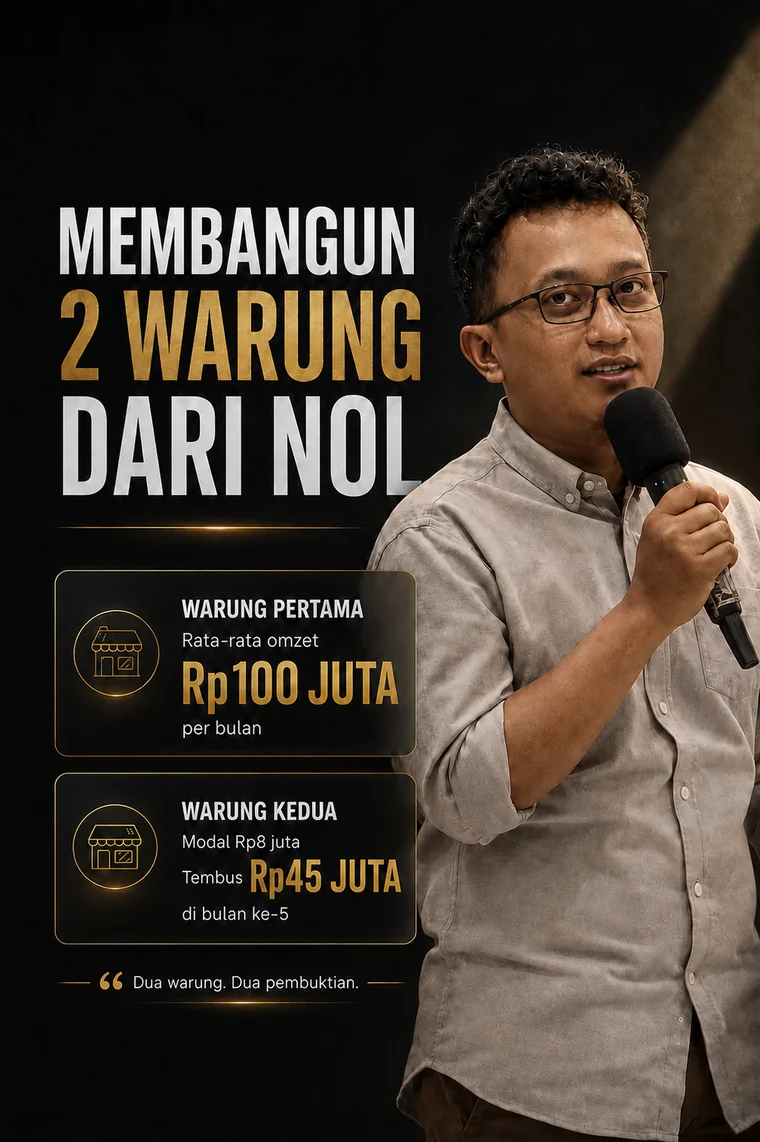 Cahyo berbicara memegang mikrofon, di depan judul "Membangun 2 Warung dari Nol". Dua kartu angka: warung pertama rata-rata omzet Rp100 juta per bulan, warung kedua modal Rp8 juta tembus Rp45 juta di bulan kelima.